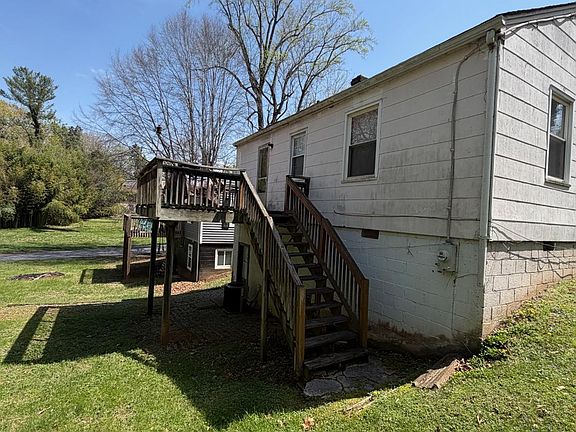 2nd image of 612 Thomas Rd