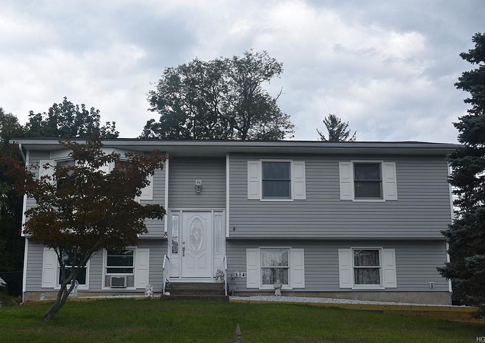 1st image of 8 Youngstown Ct