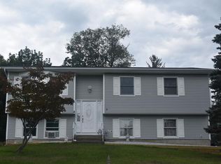 8 Youngstown Ct, Stony Pt, NY 10980