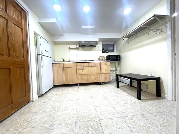 4th image of 91 Garrison Ave #C
