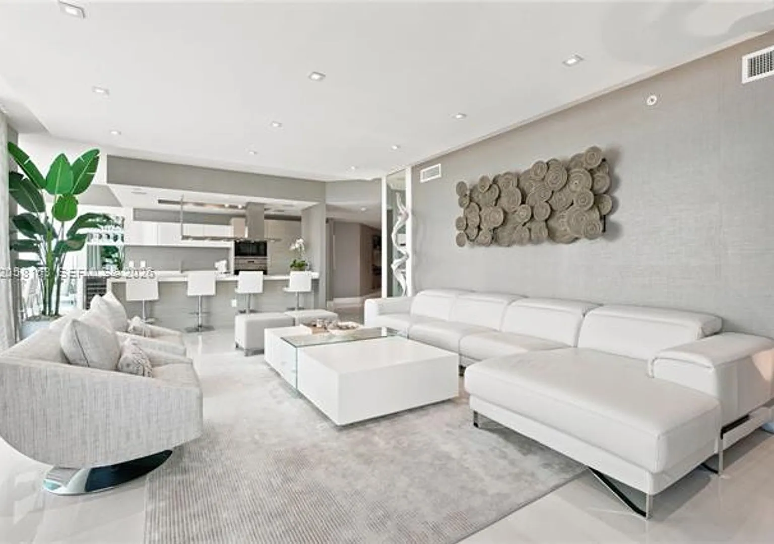 17301 Biscayne Blvd cu-2010, North Miami Beach, FL 33160 — Photo 1