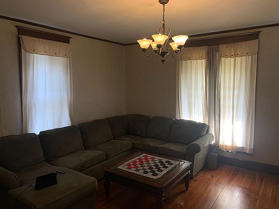 4th image of 402 S Broadway St Lot 4