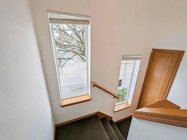 2522 NW Vaughn St — Photo 4