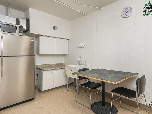 3rd image of 1519 Cushman St