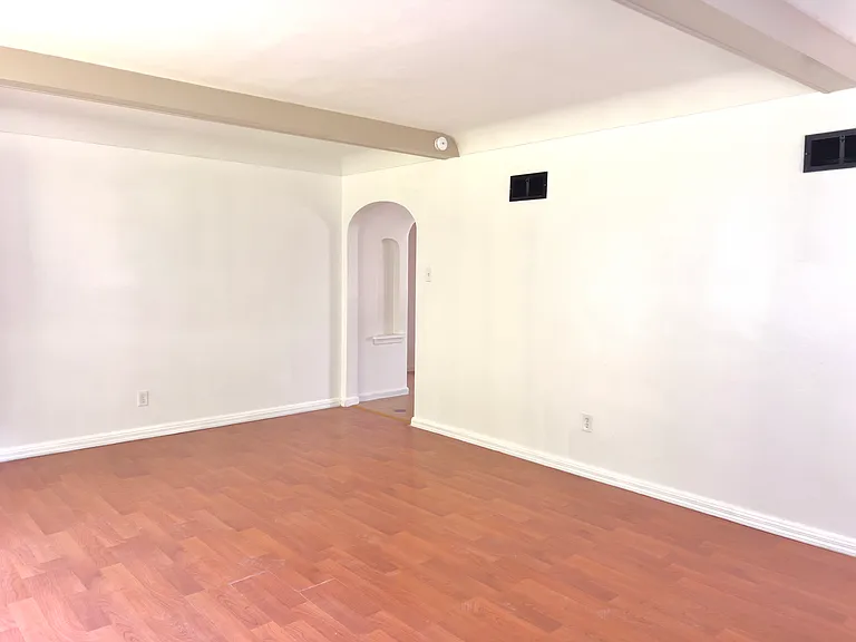 509 Royal Ave — Photo 7
