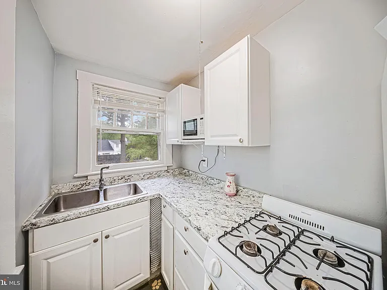 4605 Calvert Rd #202 — Photo 5