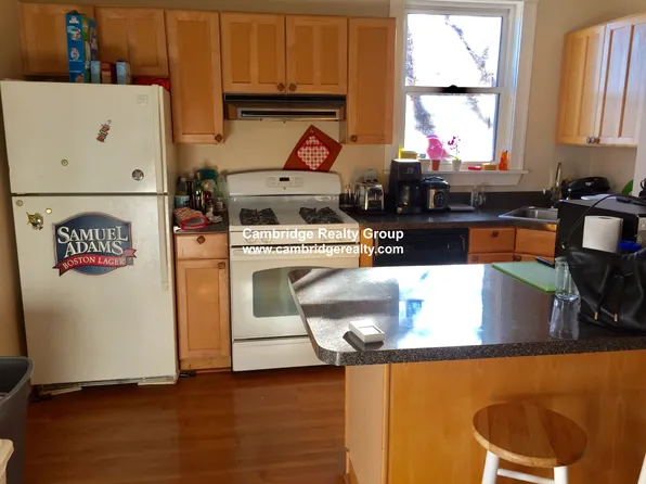 4 Saint Paul St #1, Cambridge, MA 02139