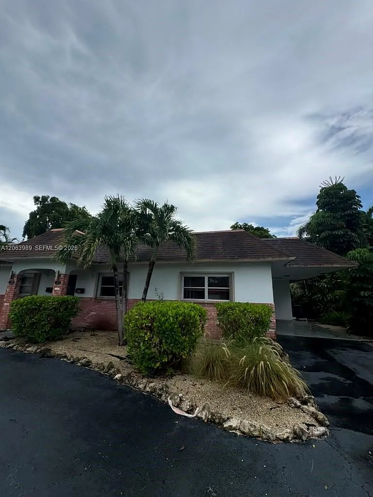 2 bed, 2.0 bath, 2947 sqft, $2,850 — Photo 2
