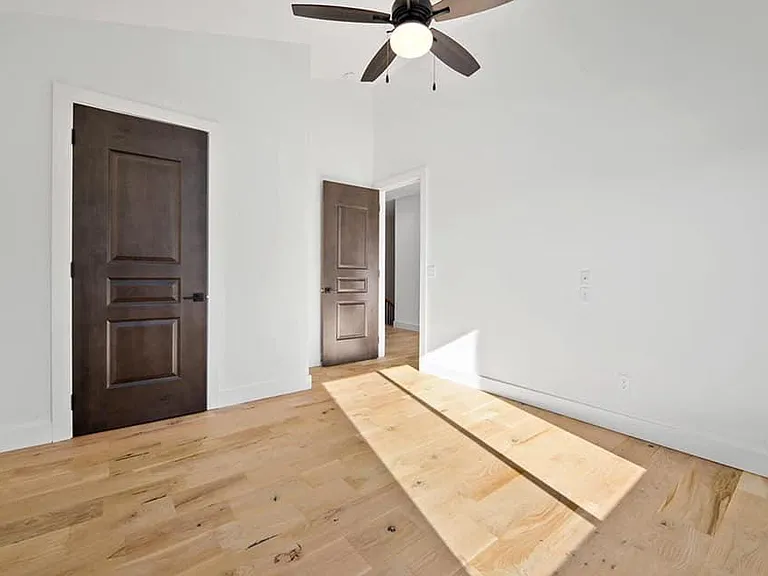 104 W Pine St — Photo 10