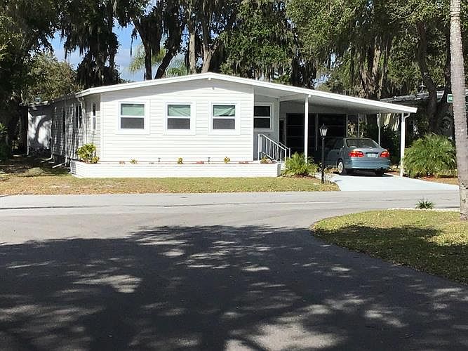 1st image of 2893 Hillcrest Dr