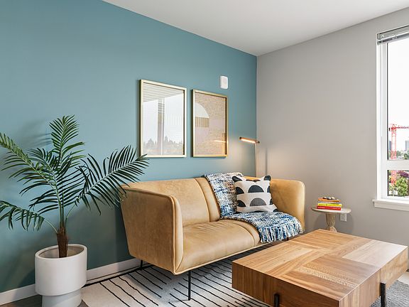 4th image of 815 NE 66th St #201IQIZ
