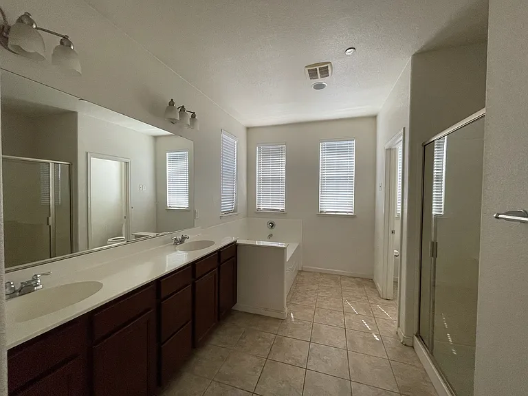 130 Barnhill Dr — Photo 13