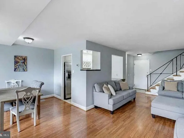 301 N Beauregard St #208 — Photo 9