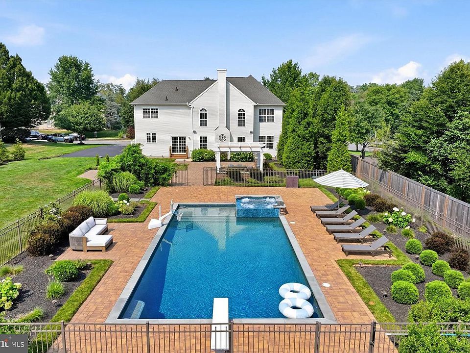 1st image of 125 Sunny Brook Rd