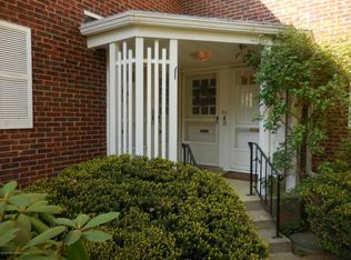 35 Manor Dr, Red Bank, NJ 07701