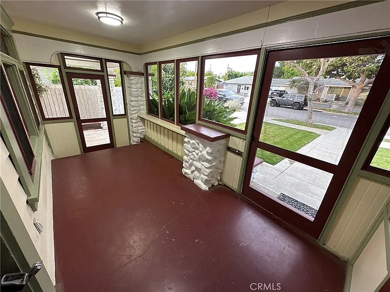 394 S Shaffer St — Photo 12