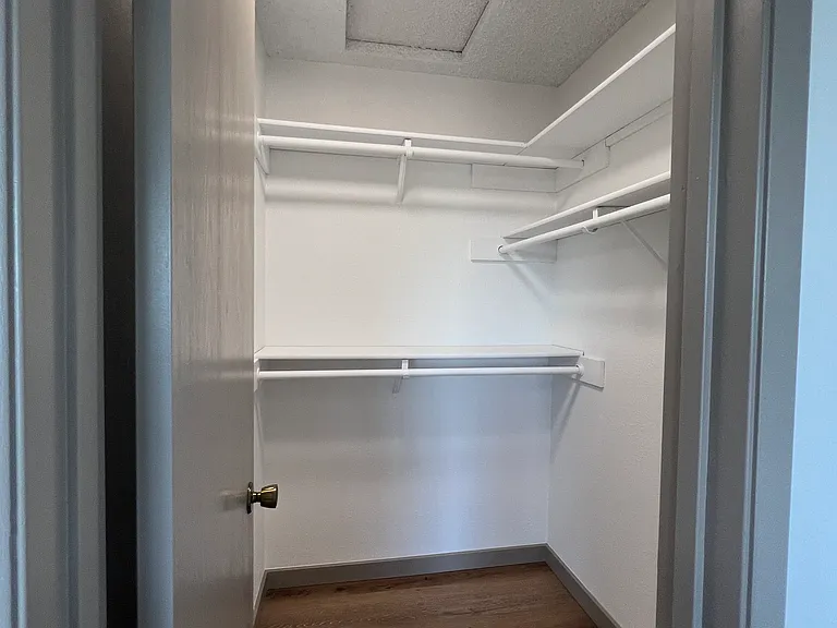 122-126 I St SW #122 — Photo 34