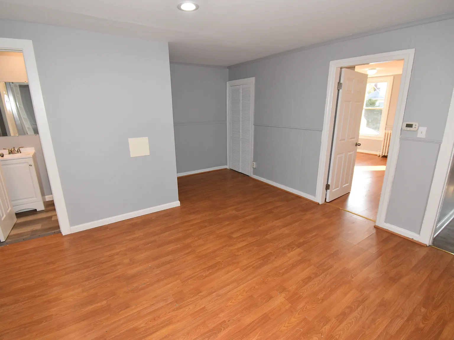 6 bed, 2600 sqft, $2,750 — Photo 4