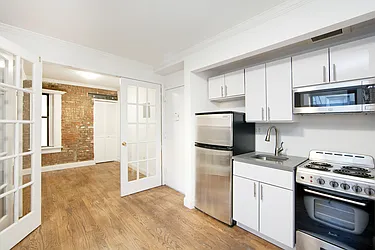 Rented by R New York