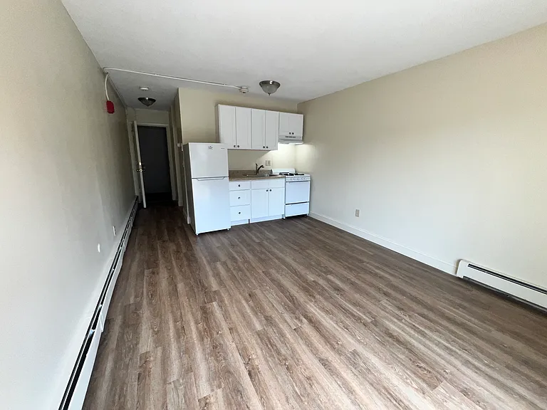 East Bay Apartments — Photo 28