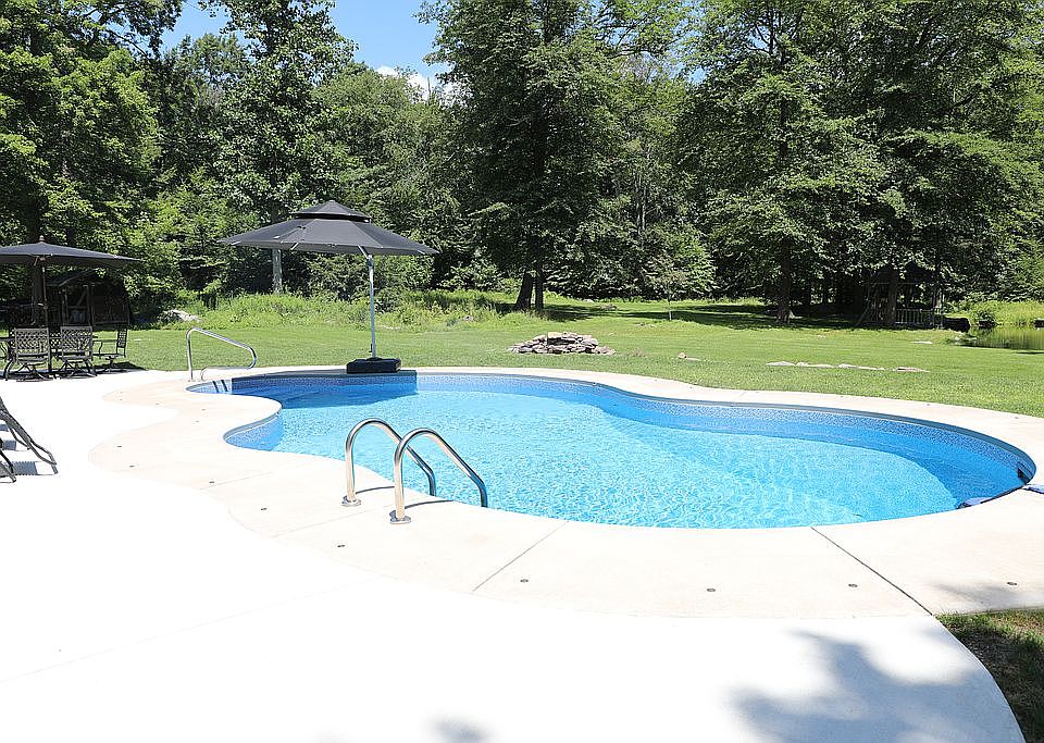 2nd image of 176 Williams Rd