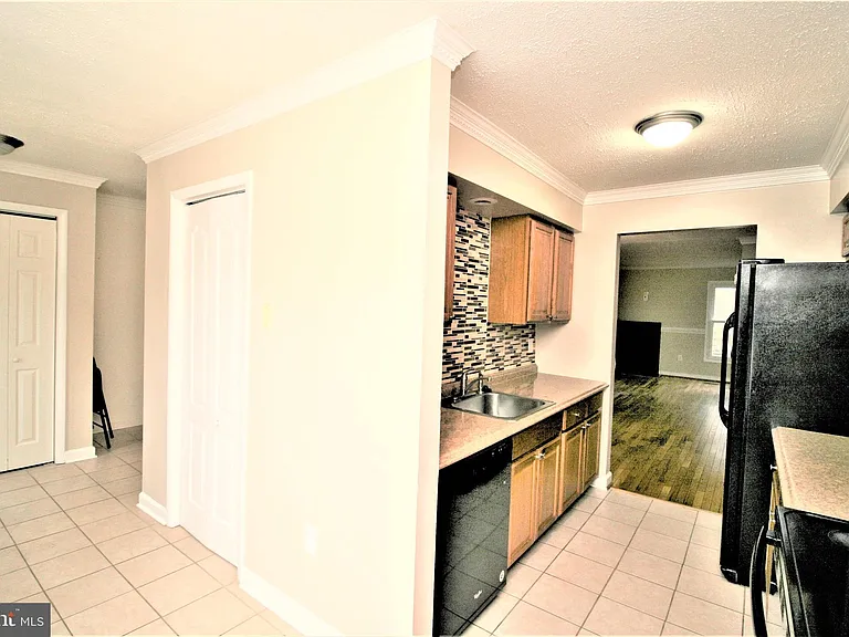 118 Middle Point Ct — Photo 6