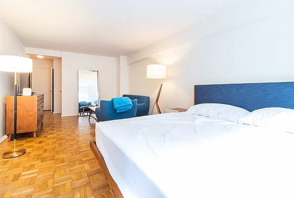 Rented by Charles H. Greenthal Management Corp | media 3