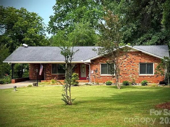 467 Forest Lake Rd, Forest City, NC 28043