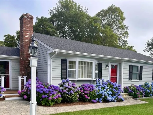 81 Sterling Rd, Barnstable, MA 02630