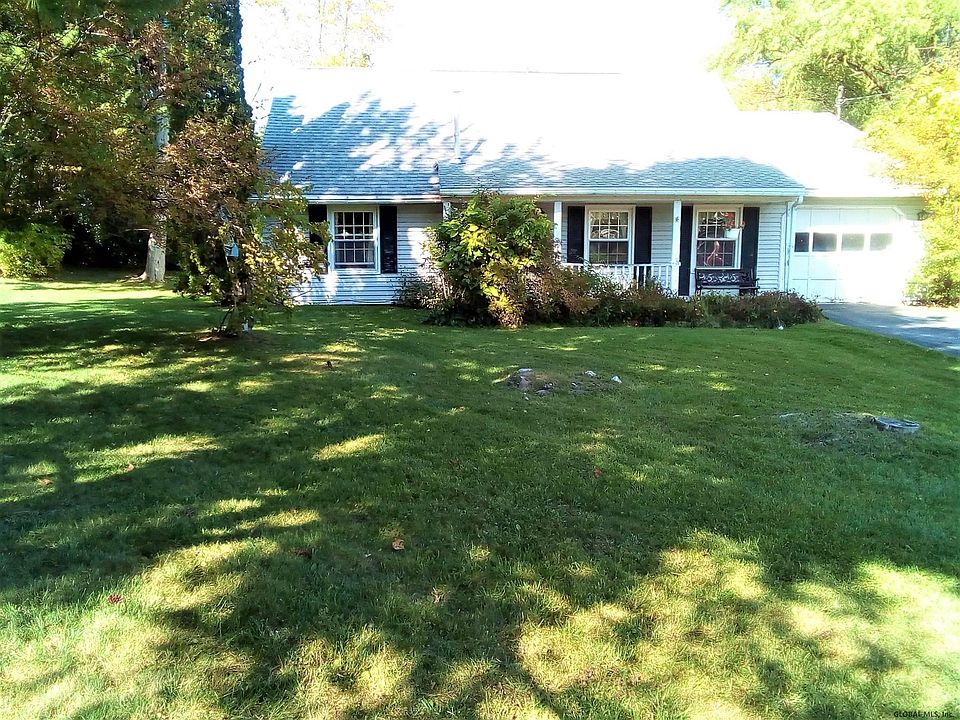 1st image of 13 Hearthwood Dr