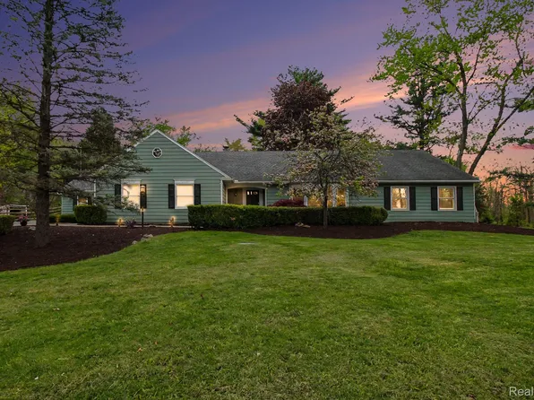 2601 Old Plank Rd, Milford, MI 48381