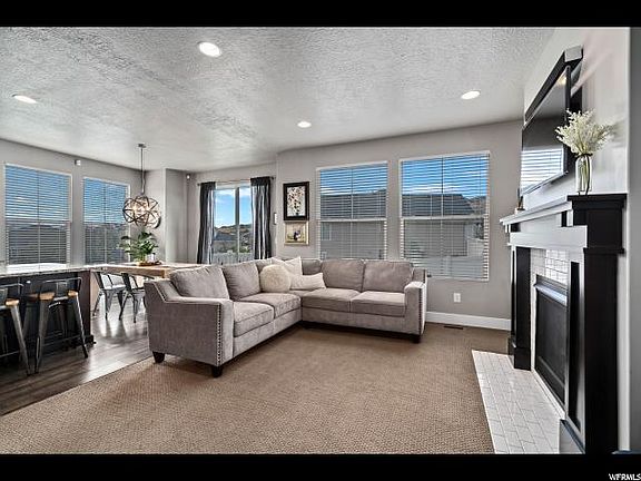 5th image of 542 W Sandhill Dr