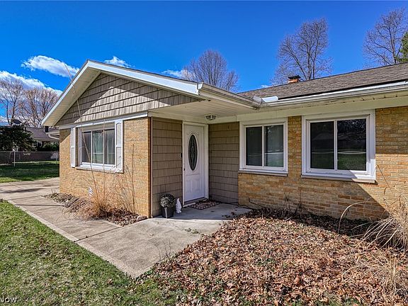 3rd image of 9102 Tanglewood Rd