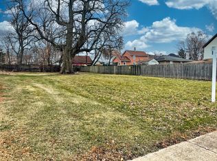 24 Rose St, Aurora, IL 60505