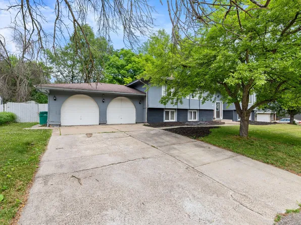 121 Chaparral Dr, Apple Valley, MN 55124