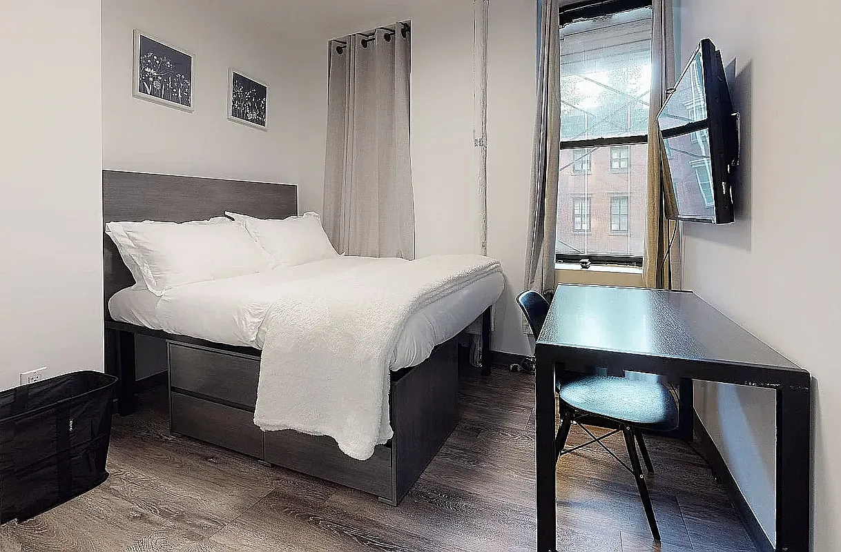 15 East 11th Street — Photo 2