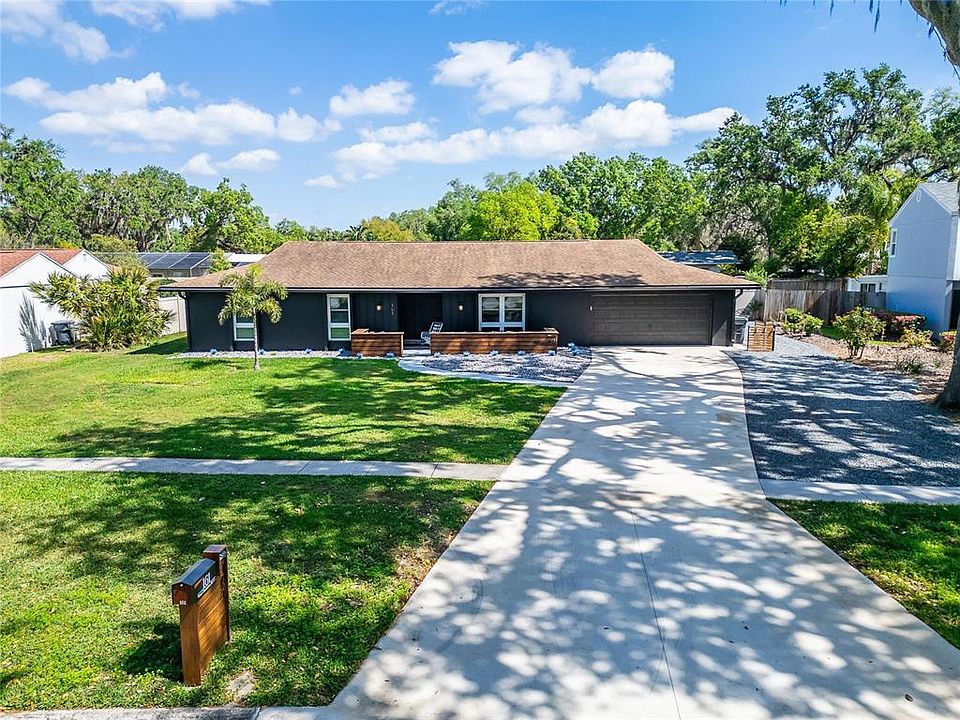 1st image of 161 W CHRISTINA BOULEVARD