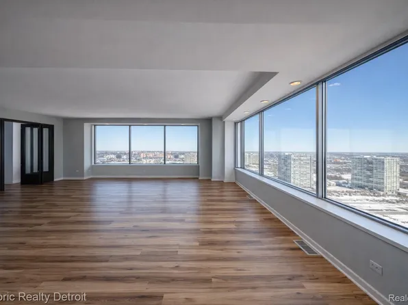 1300 Lafayette St E #2407, Detroit, MI 48207