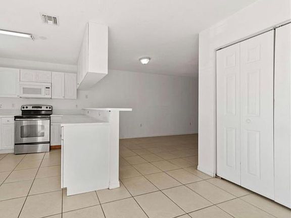 2nd image of 2314 Johnson St APT 10