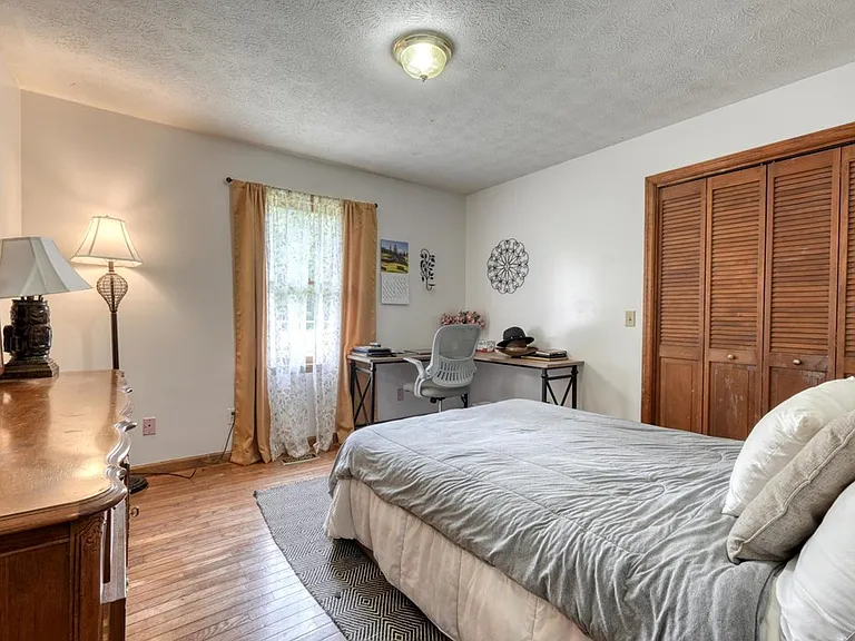 1085 Jones Creek Rd — Photo 25