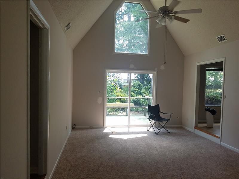 2nd image of 3040 Angela St