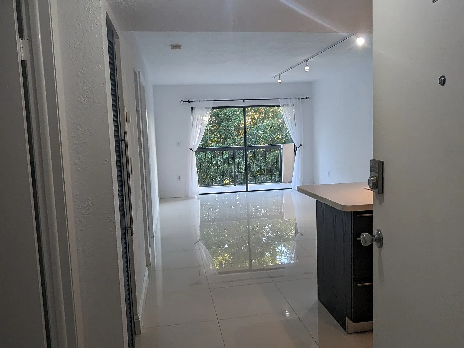 1 bed, 684 sqft, $2,250 — Photo 3