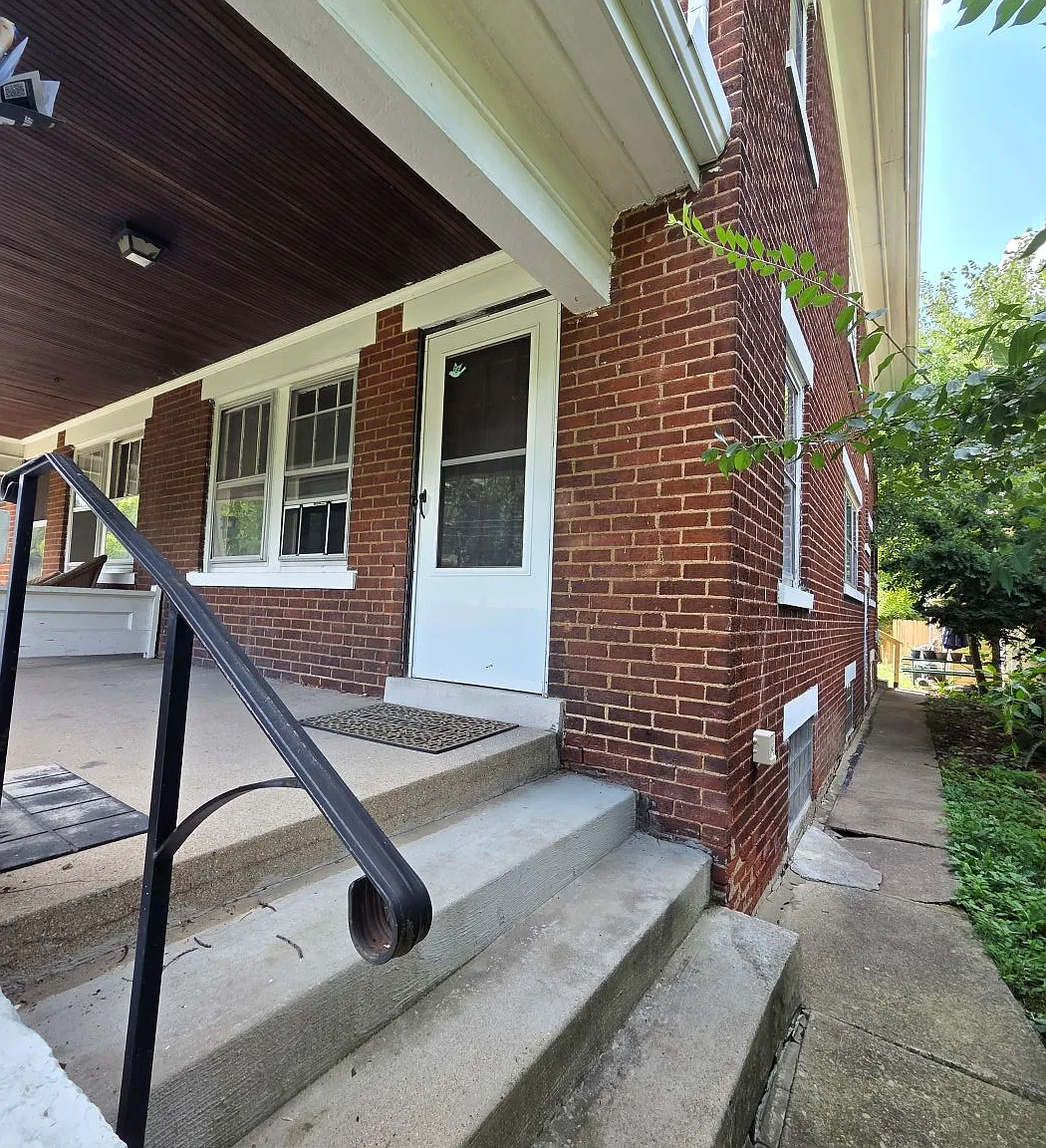3 bed, 1280 sqft, $1,595 — Photo 1