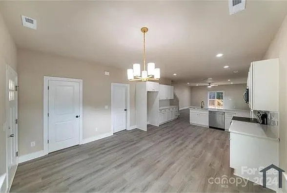 311 Echodale Dr #B — Photo 8