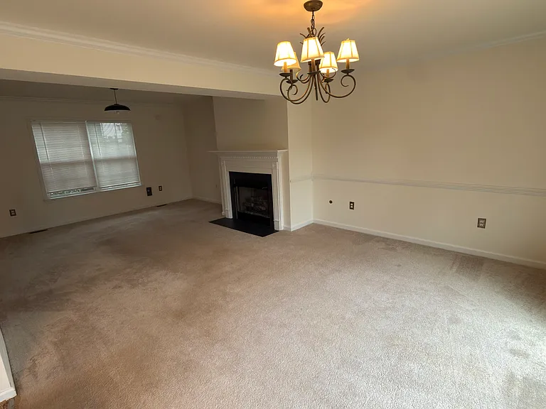 1532 Primrose Ln — Photo 12