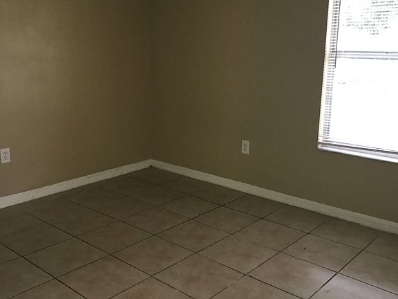 5th image of 919 Delano Ct