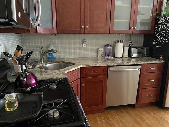 3rd image of 251 Tompkins Ave APT 1L