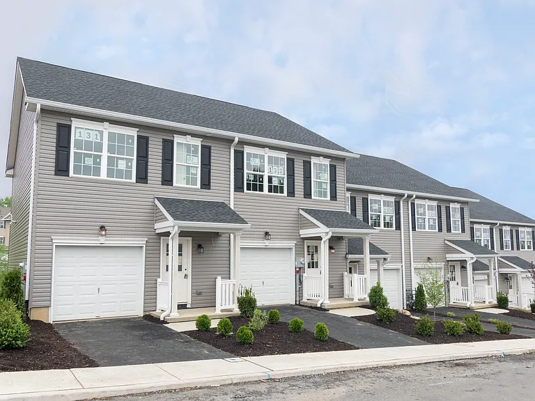 Arey Lane Townhomes — Photo 24