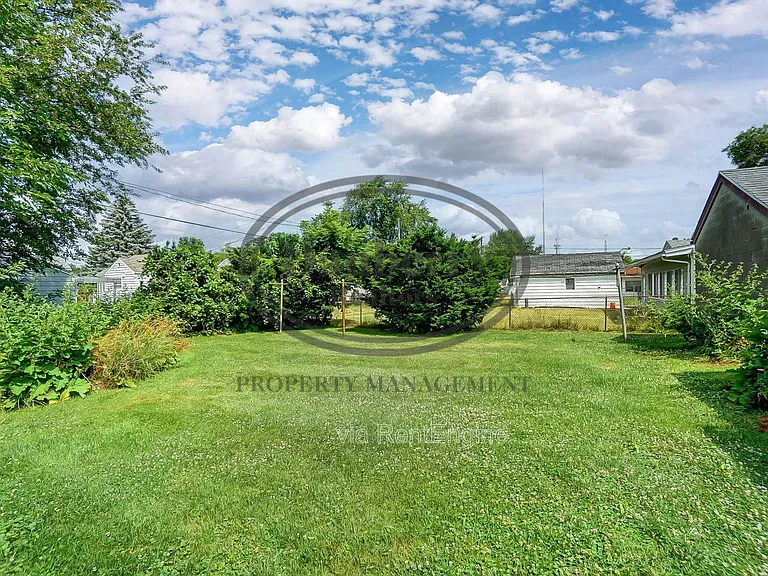 347 Darrow Ave — Photo 40