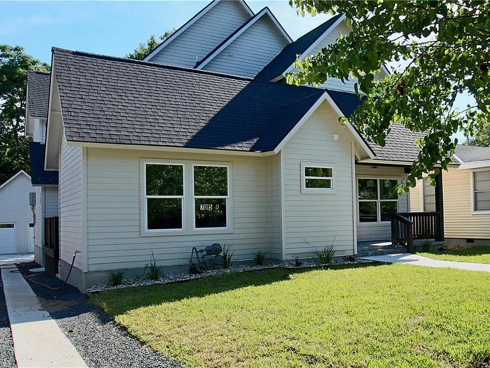 705 Harris Ave